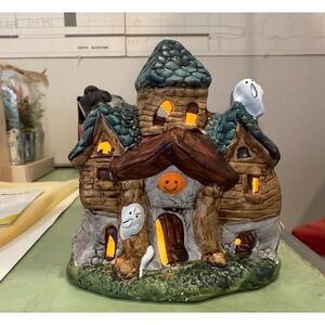 Brinn’s Haunted House Nite Lite/ghosts and a bat. Super Cute